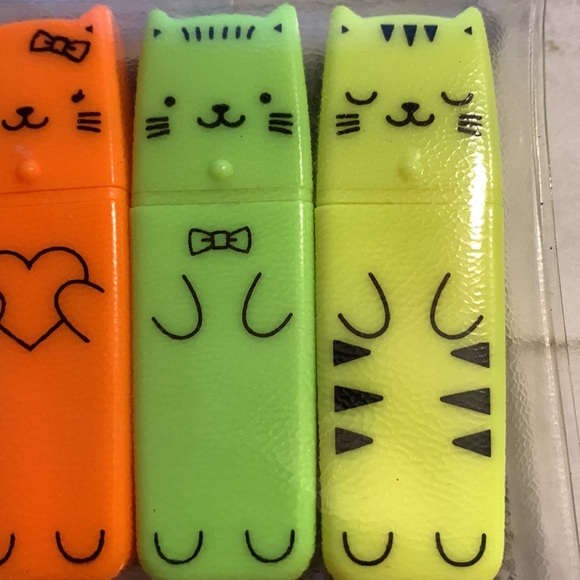 ***FREE WITH PURCHASE*** Adorable Cat Highlighter Set - Picture 3 of 4